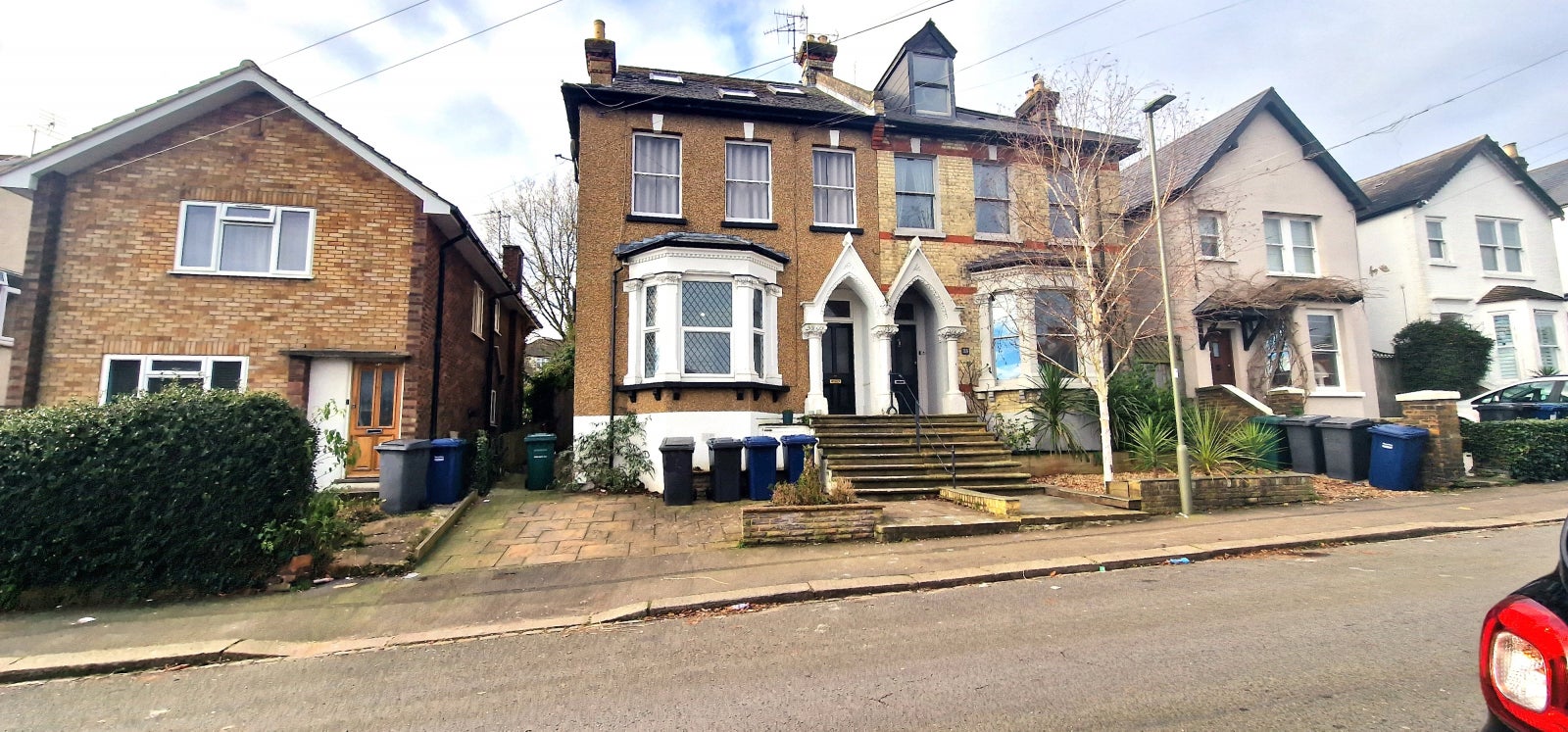 Flat Warwick Road in Greater London