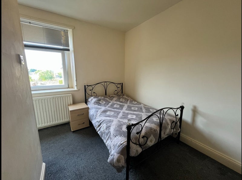 Room Ash Grove in Bradford