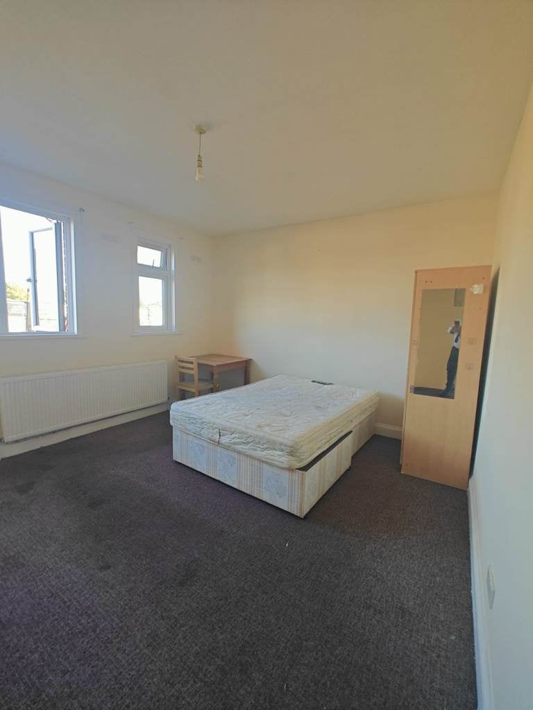 Flat South Road in Greater London