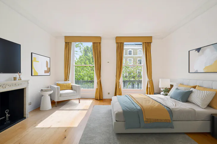 Flat Cathcart Road in Greater London