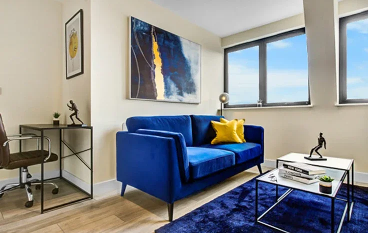 Flat Ewell Road in Greater London