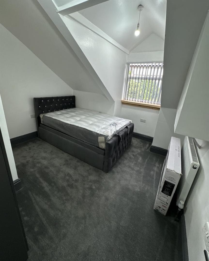 Room Reservoir Road in Birmingham