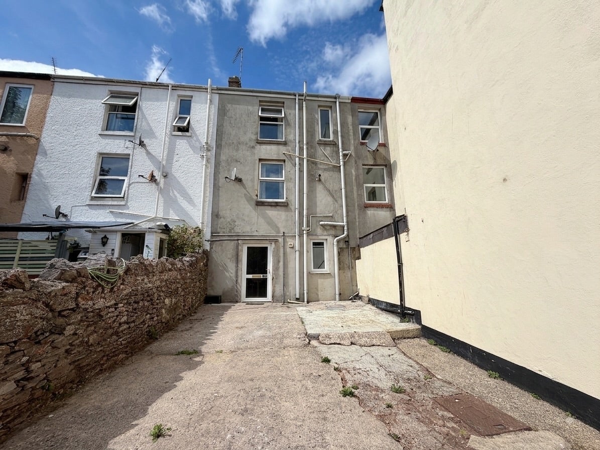 Flat Parkfield Road in Torquay