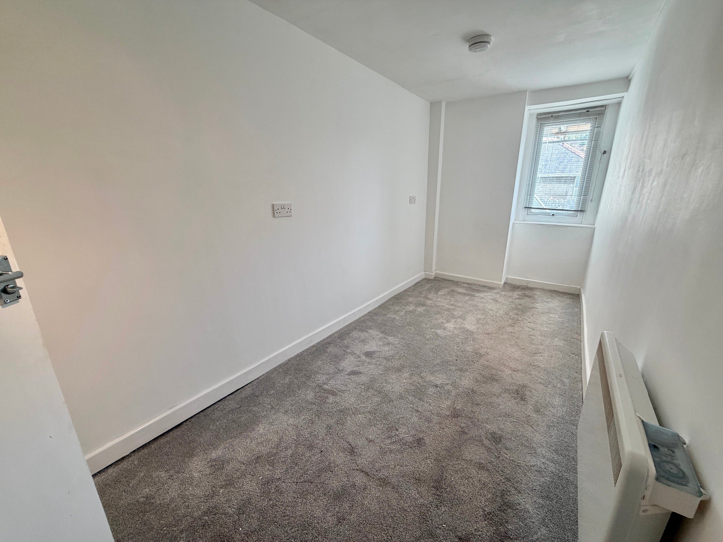 Flat Parkfield Road in Torquay