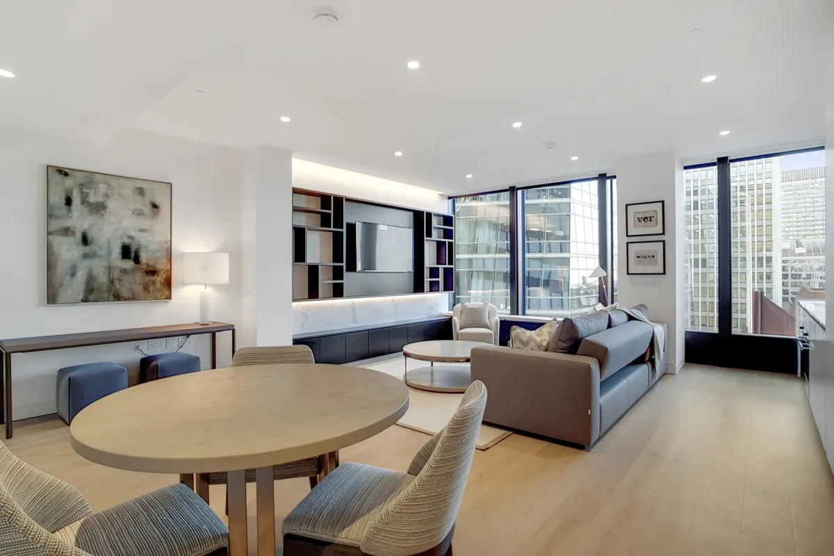 Flat Spenser Street in City of Westminster