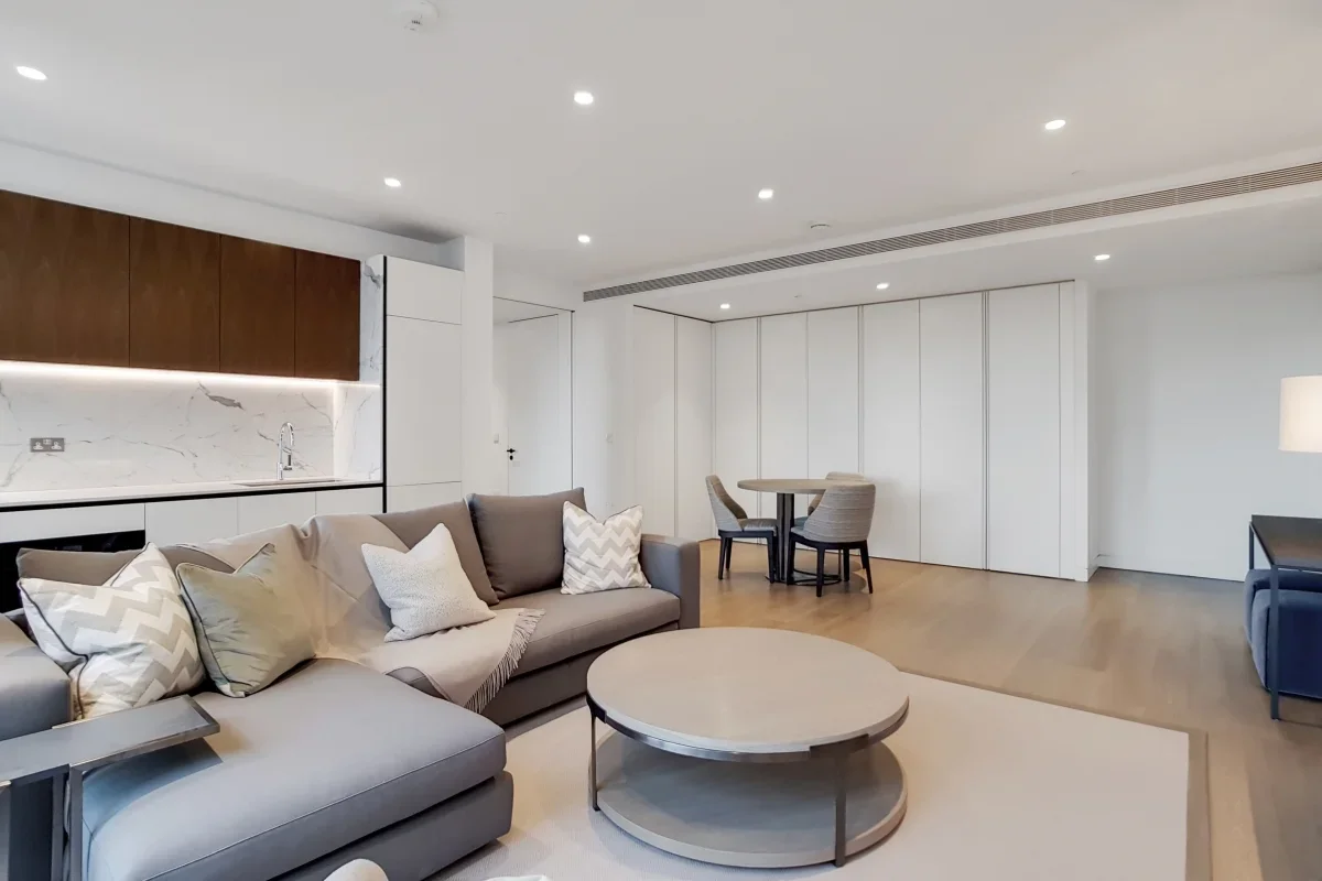 Flat Spenser Street in City of Westminster