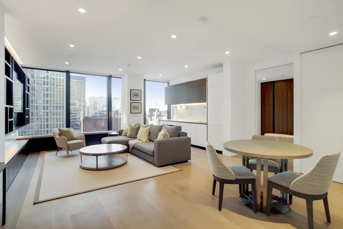 Flat Spenser Street in City of Westminster