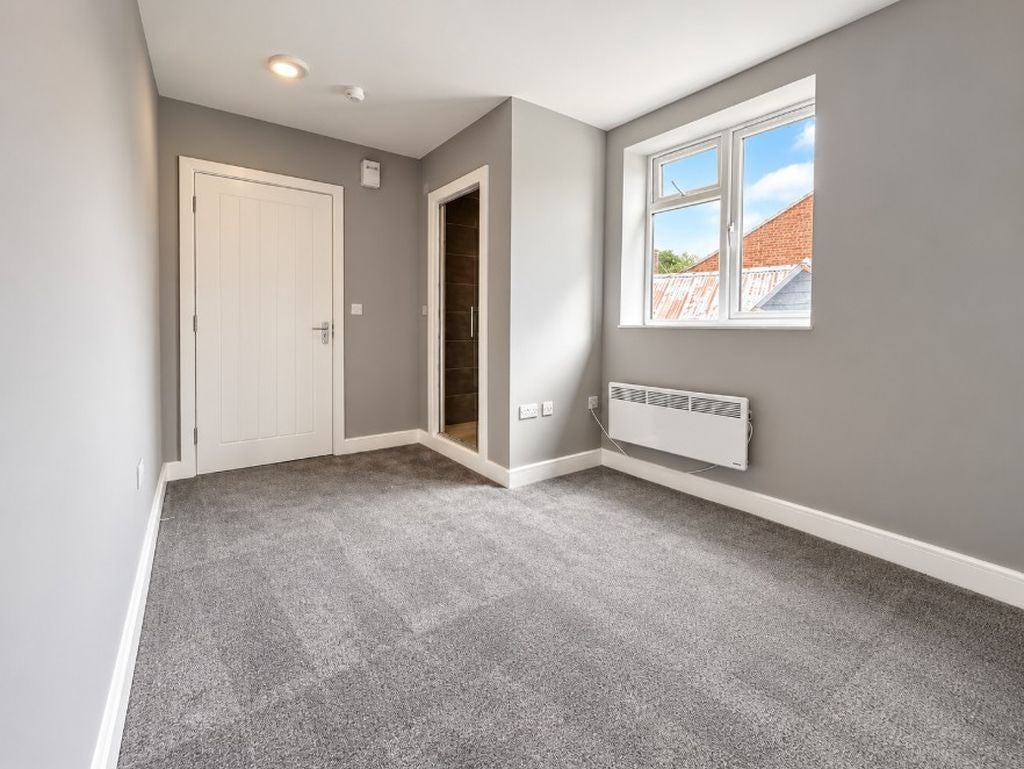 Room Forton Road in Gosport