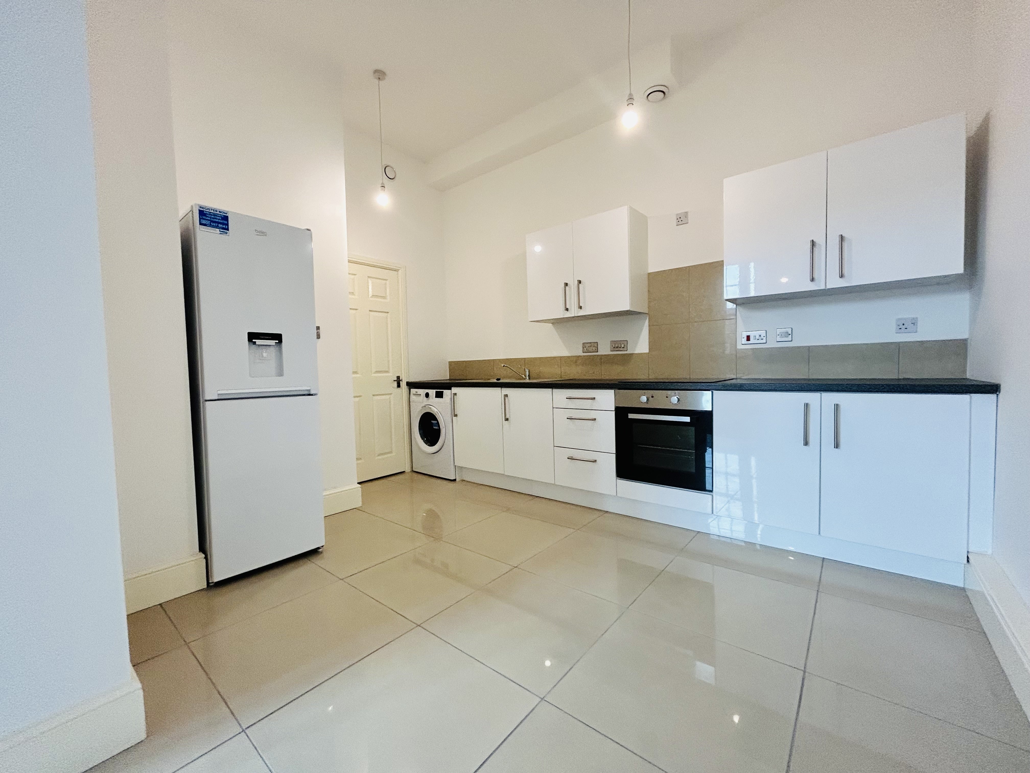 Flat Railway Terrace in Derby