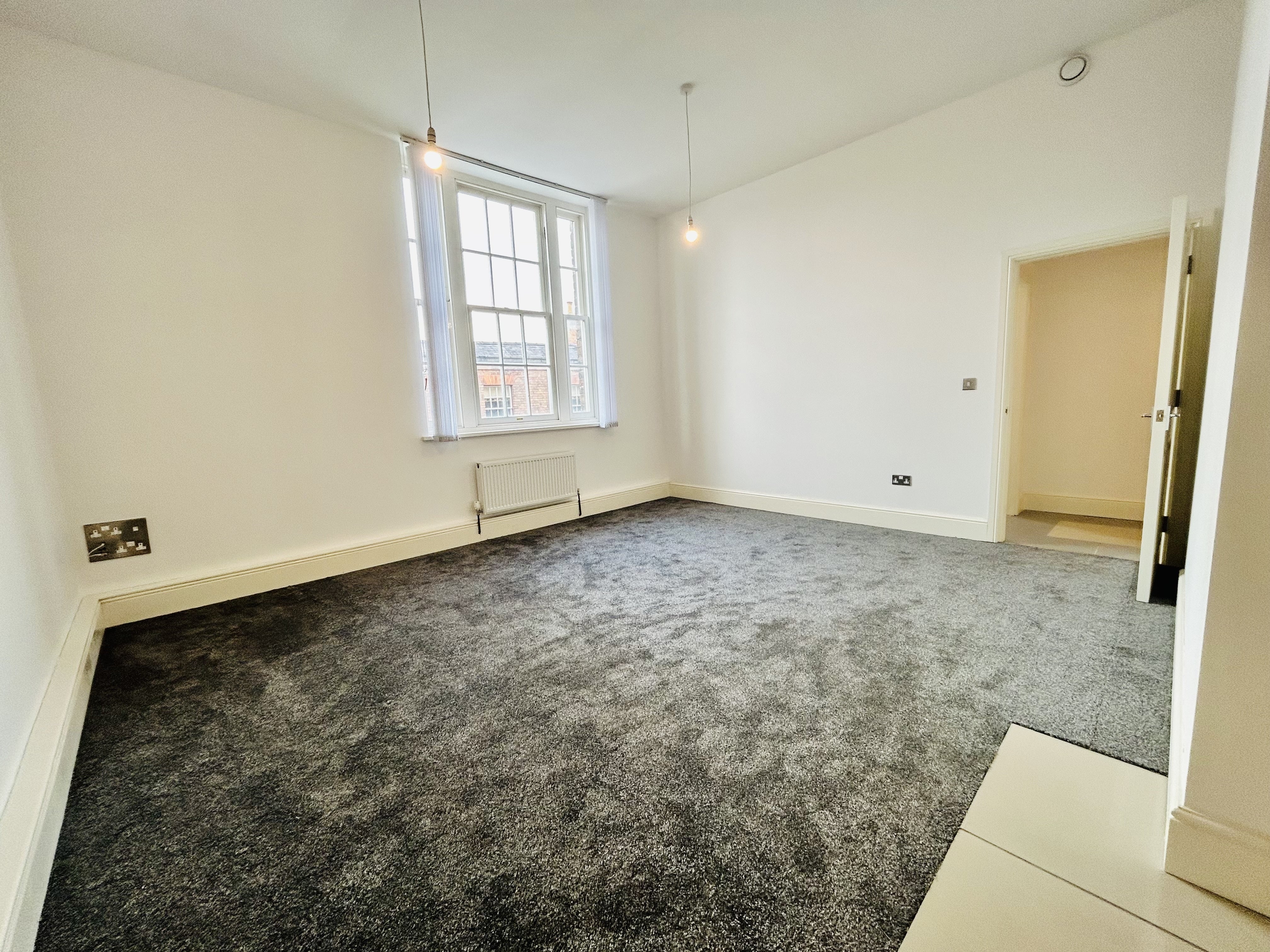 Flat Railway Terrace in Derby