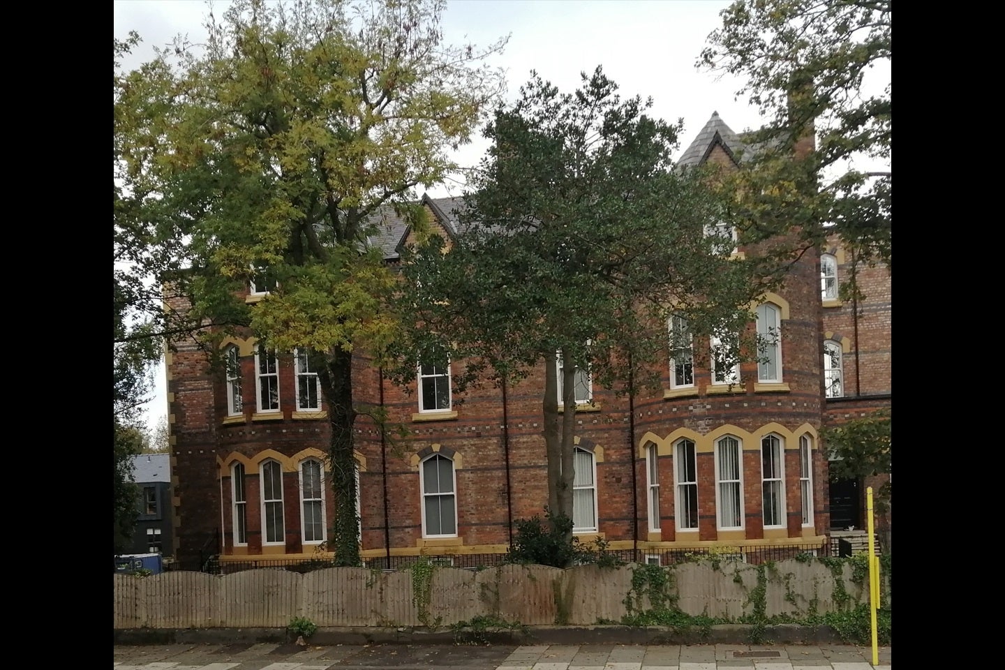 Flat Irvine Way in Birkenhead