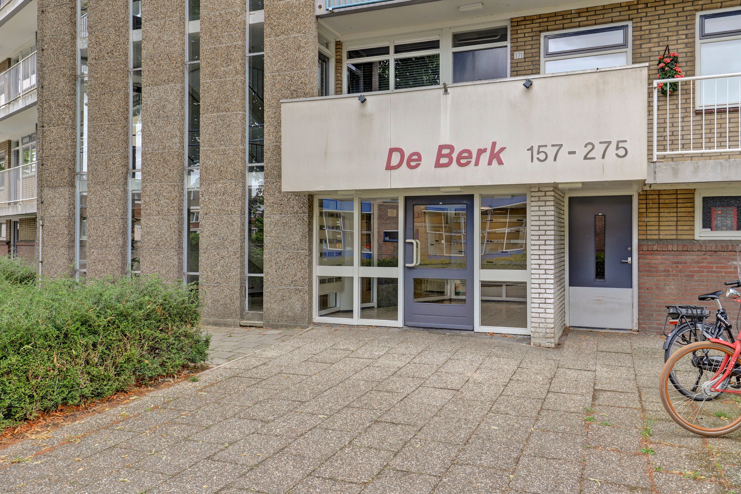Appartement te koop: van Godewijckstraat 275, Hendrik-Ido-Ambacht