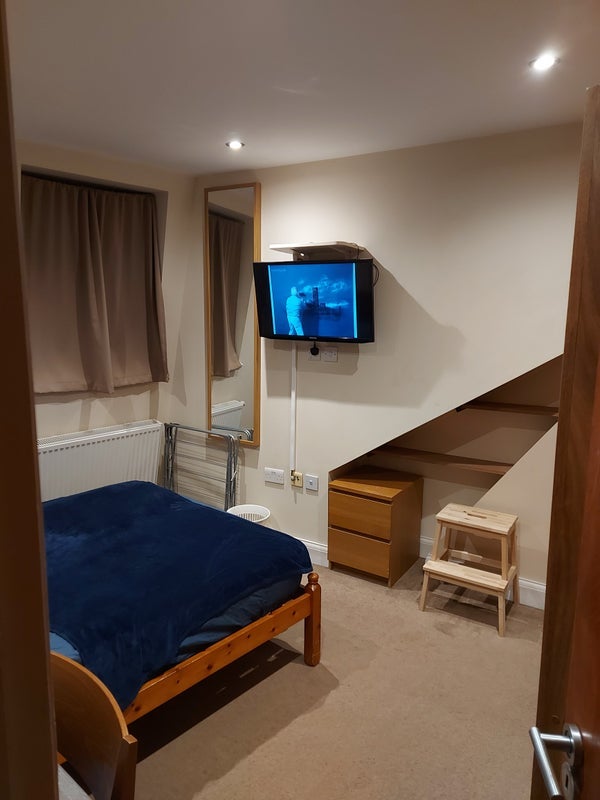 Room Rannoch Road in Greater London