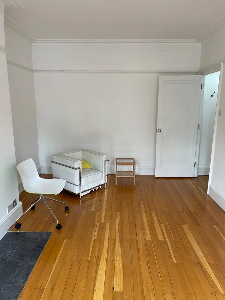 Flat Finchley Road in Greater London