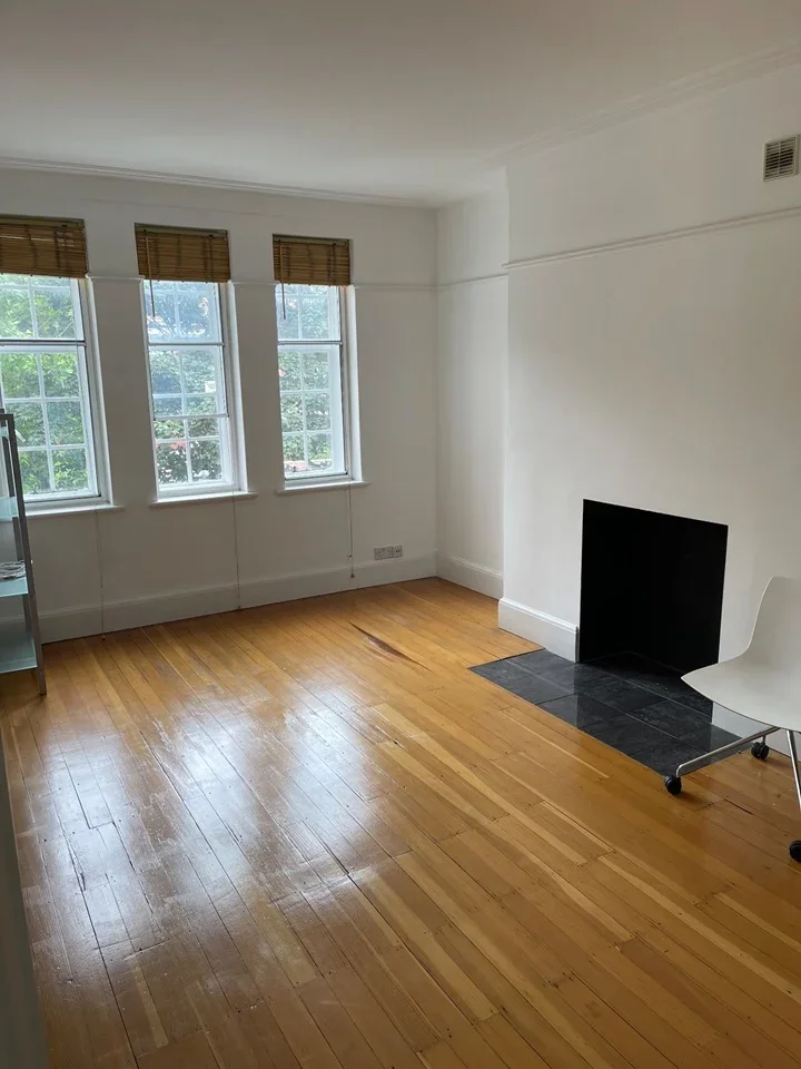 Flat Finchley Road in Greater London