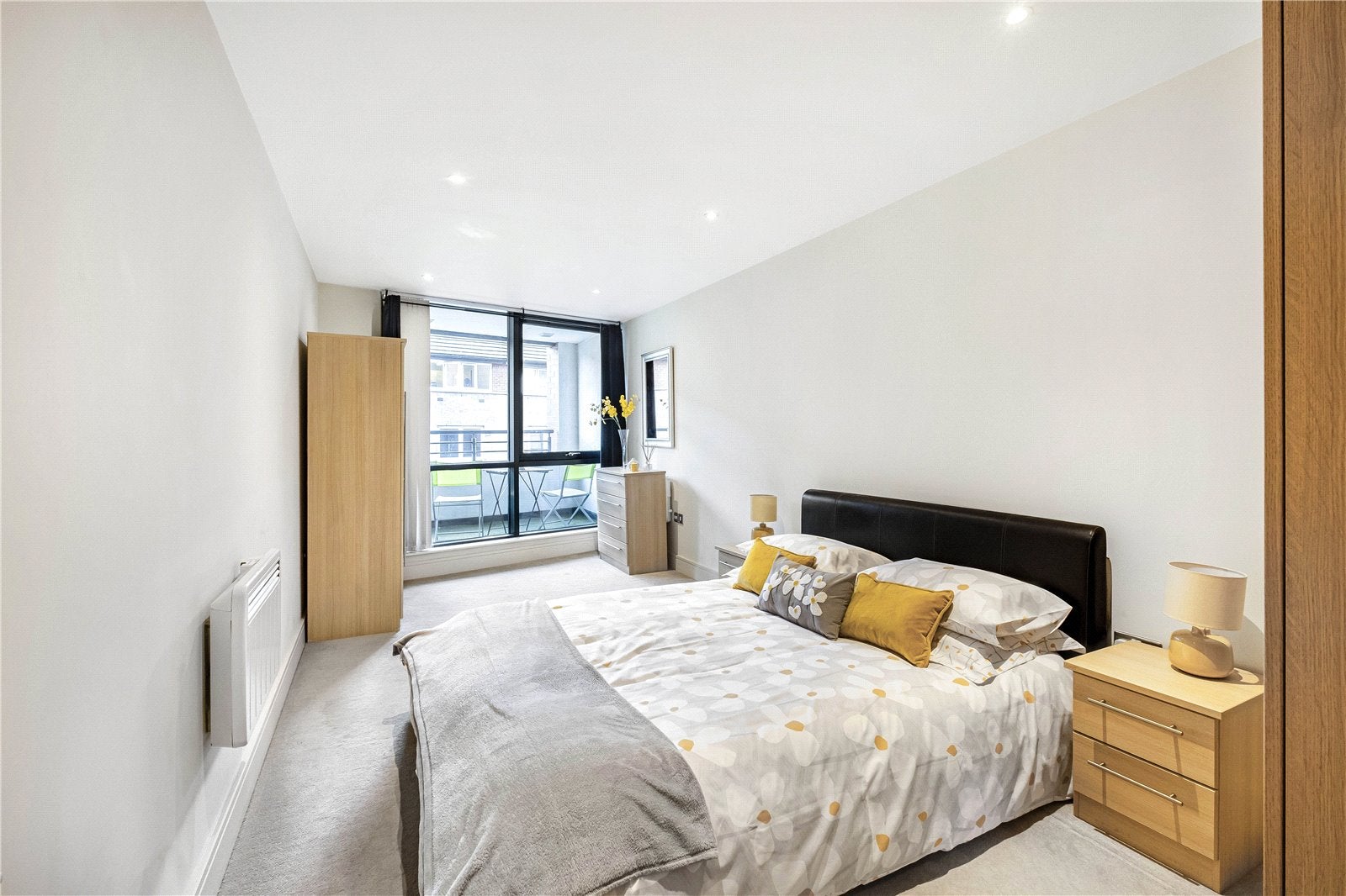 Flat Southwark Street in Greater London