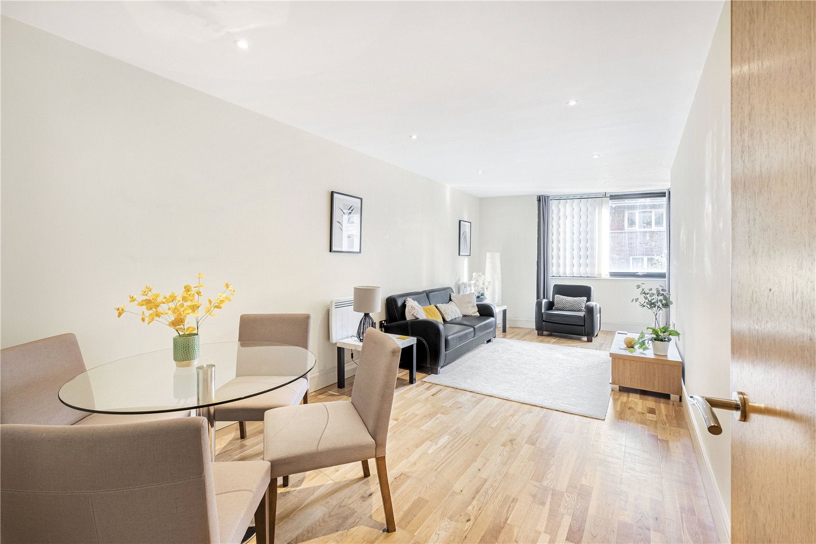 Flat Southwark Street in Greater London