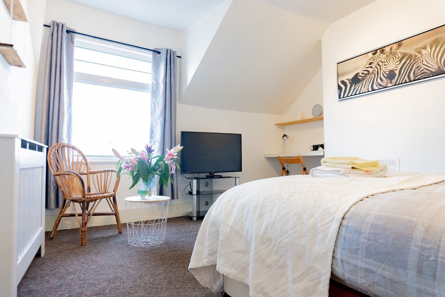 Room Elphinstone Road in Portsmouth