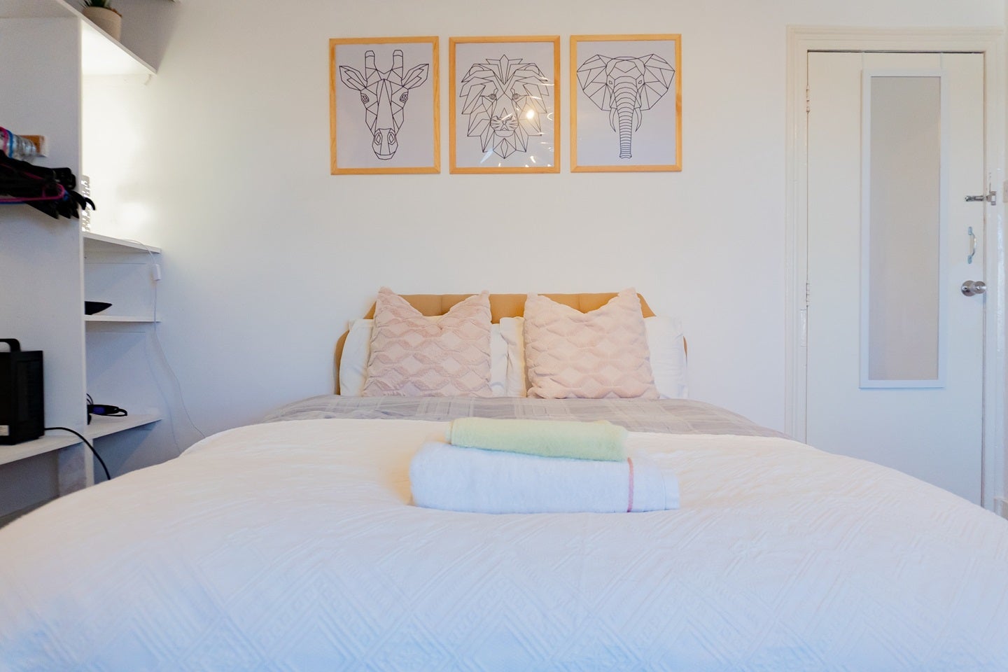 Room Elphinstone Road in Portsmouth