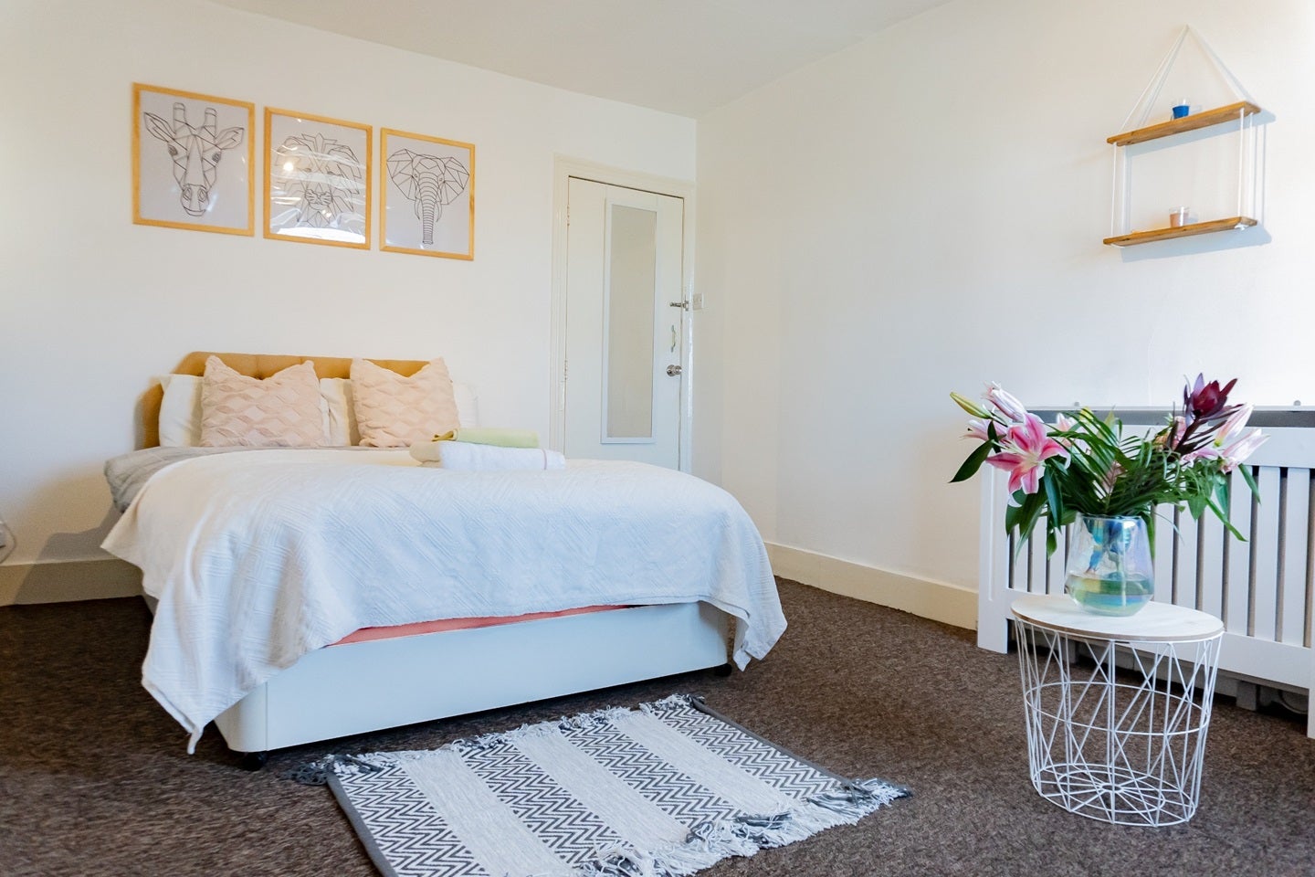 Room Elphinstone Road in Portsmouth