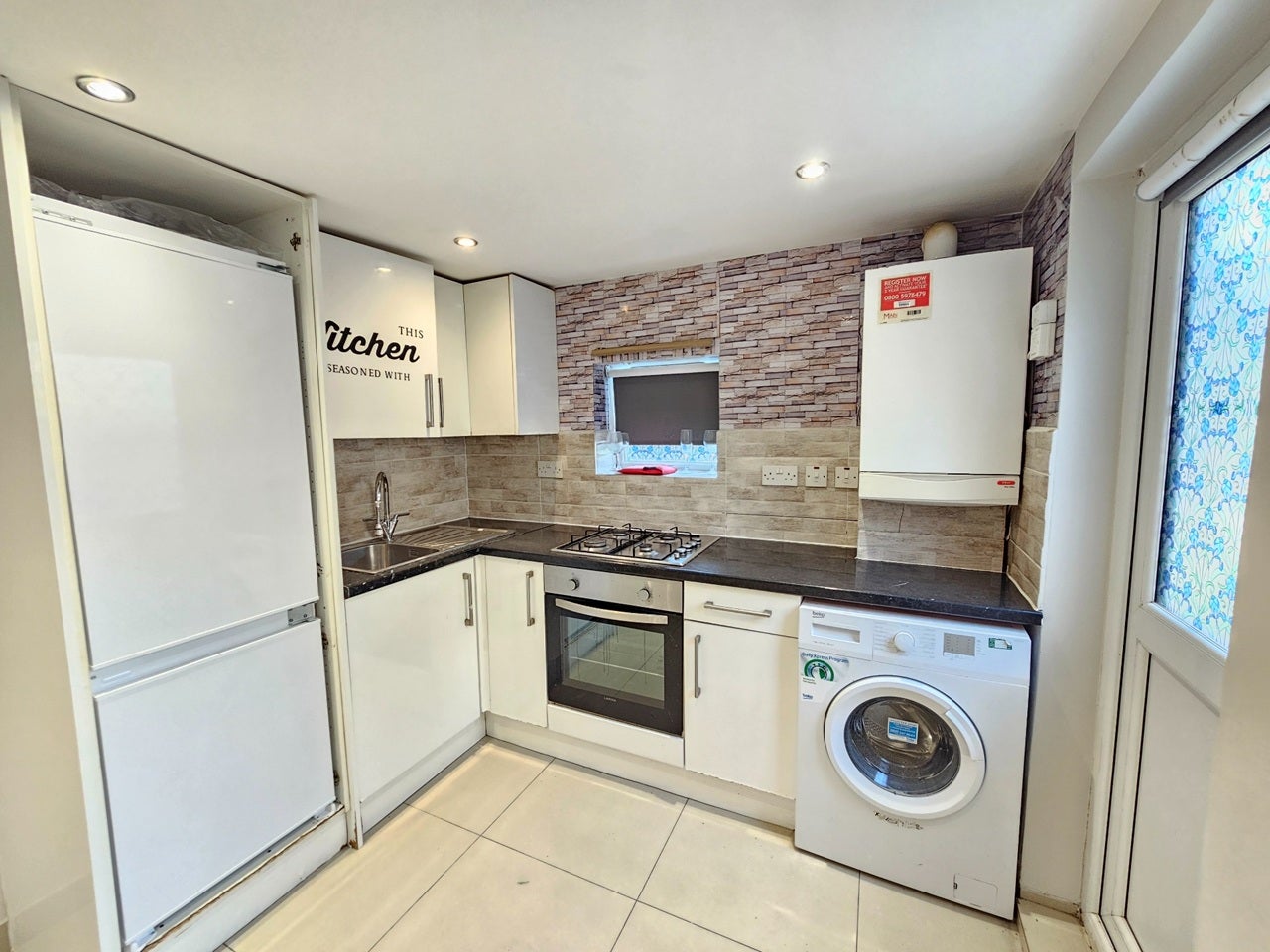 Flat Elsden Road in Greater London