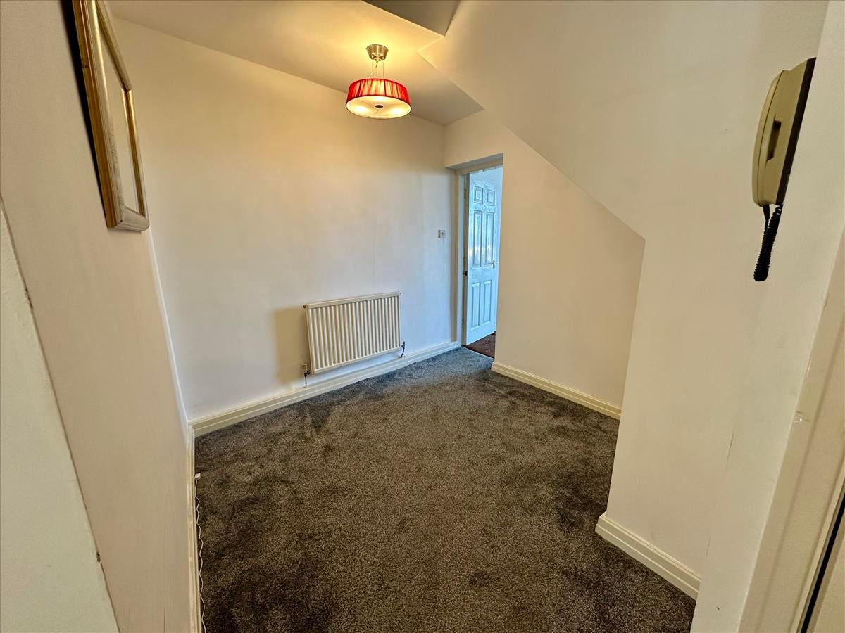 Flat Marine Road West in Lancaster