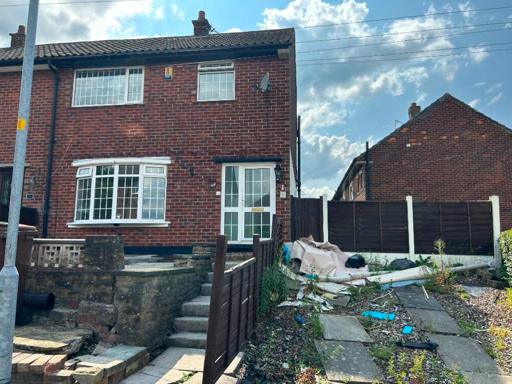Flat Critchley Close in Tameside