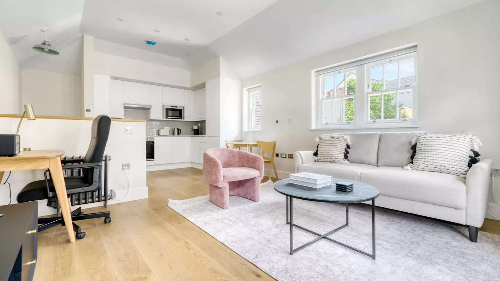 Flat Murphy Street in Greater London