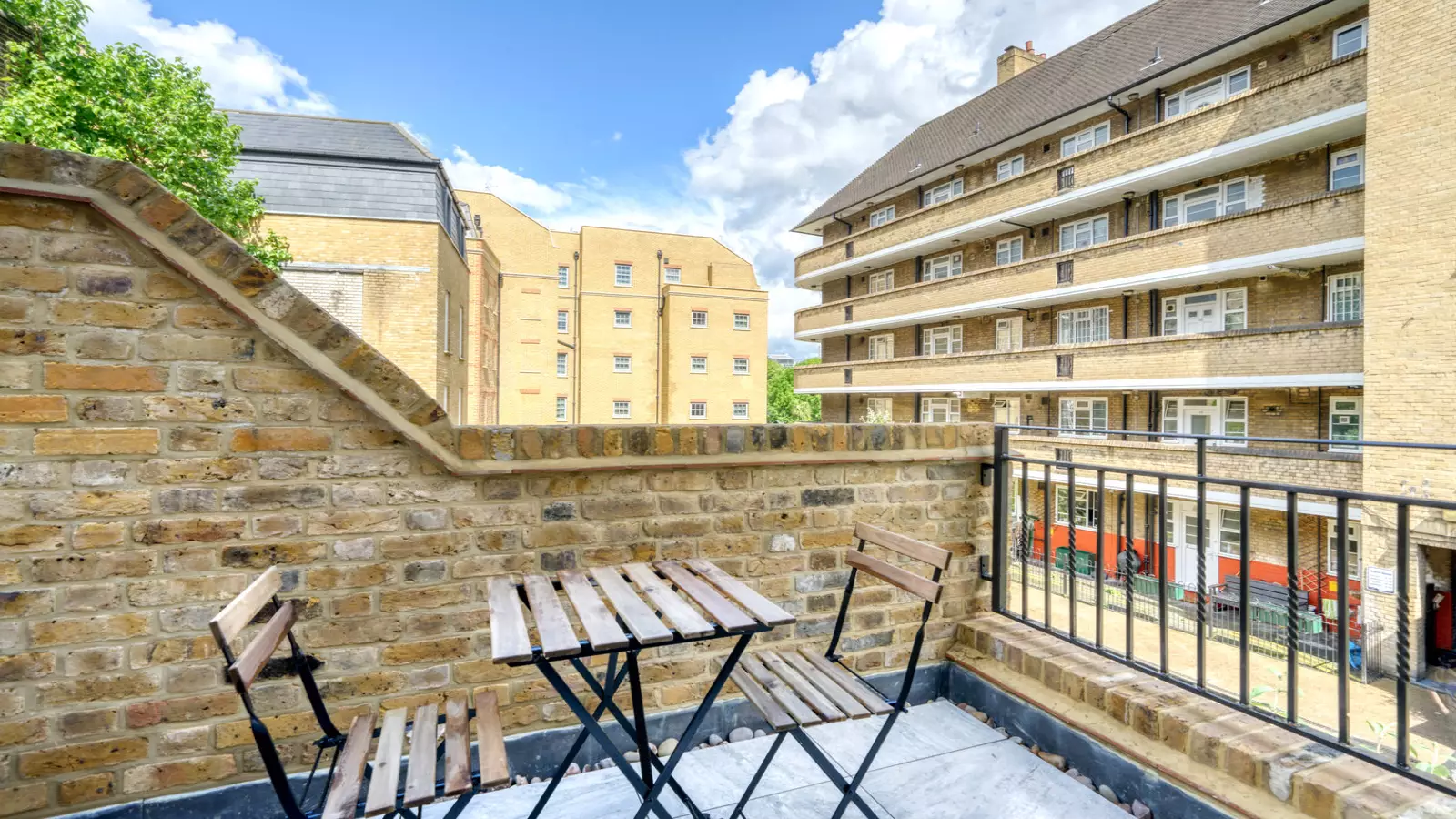 Flat Murphy Street in Greater London