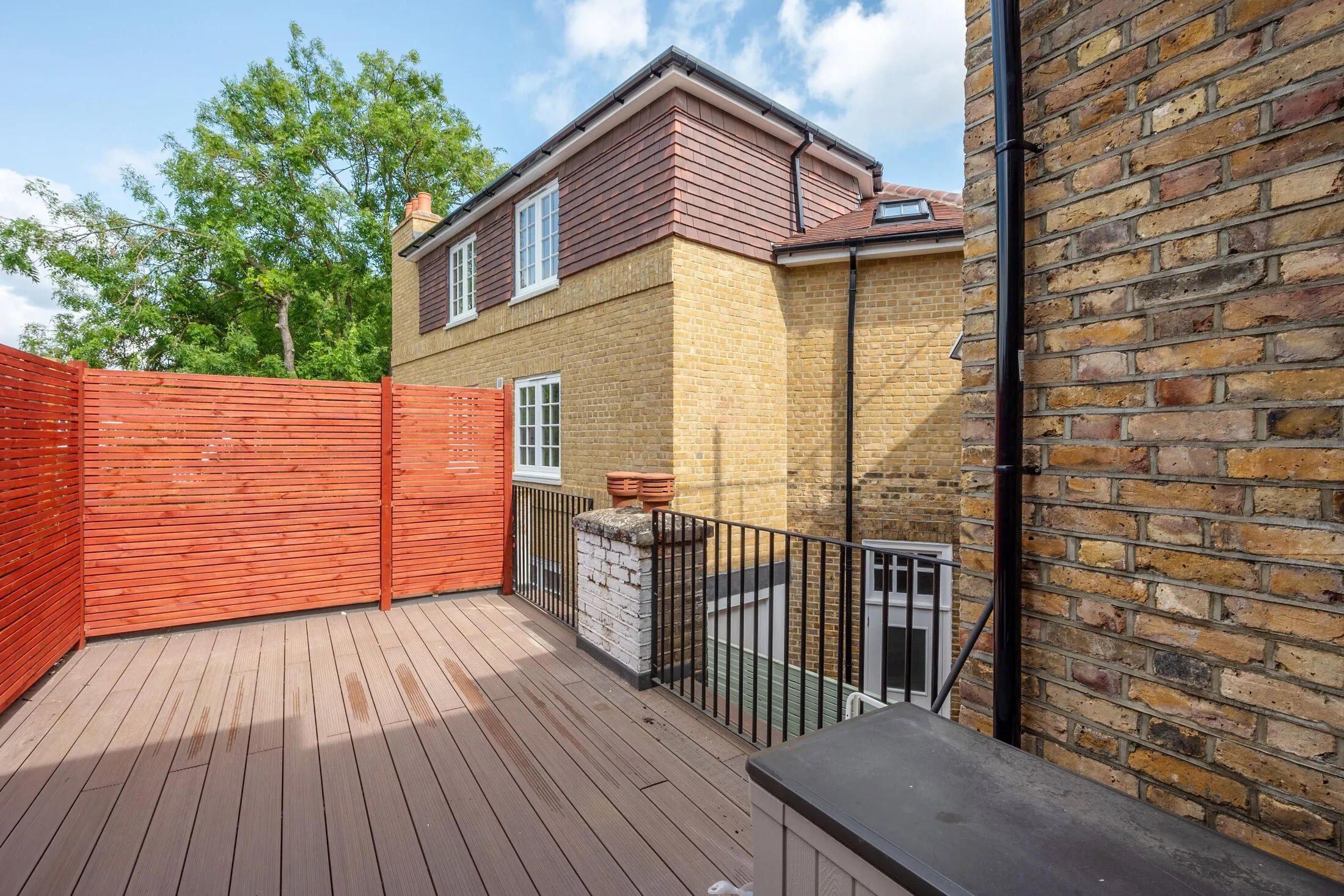 Flat Wimbledon Park Road in Greater London