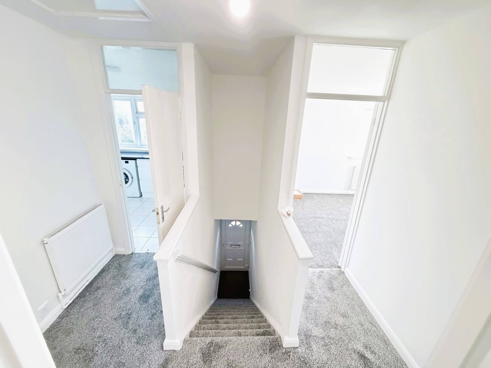 Flat Witley Gardens in Greater London