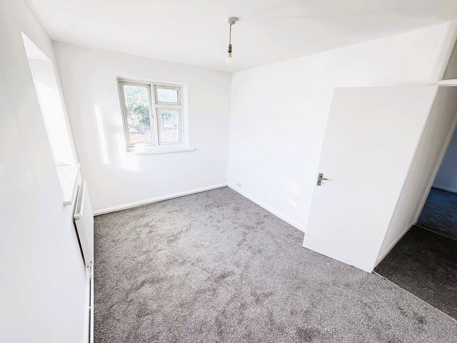 Flat Witley Gardens in Greater London