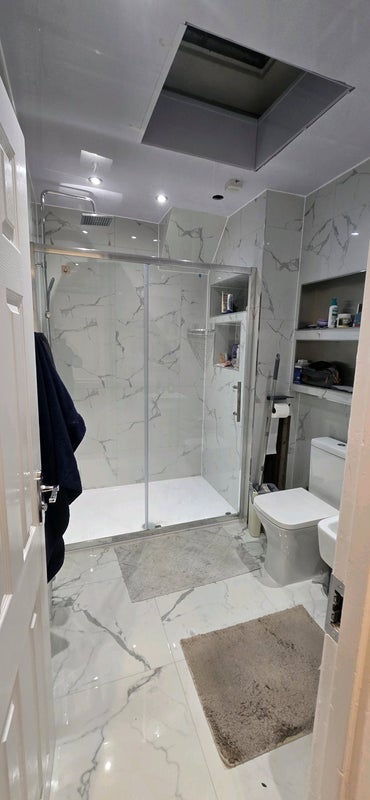 Room Spring Walk in Greater London