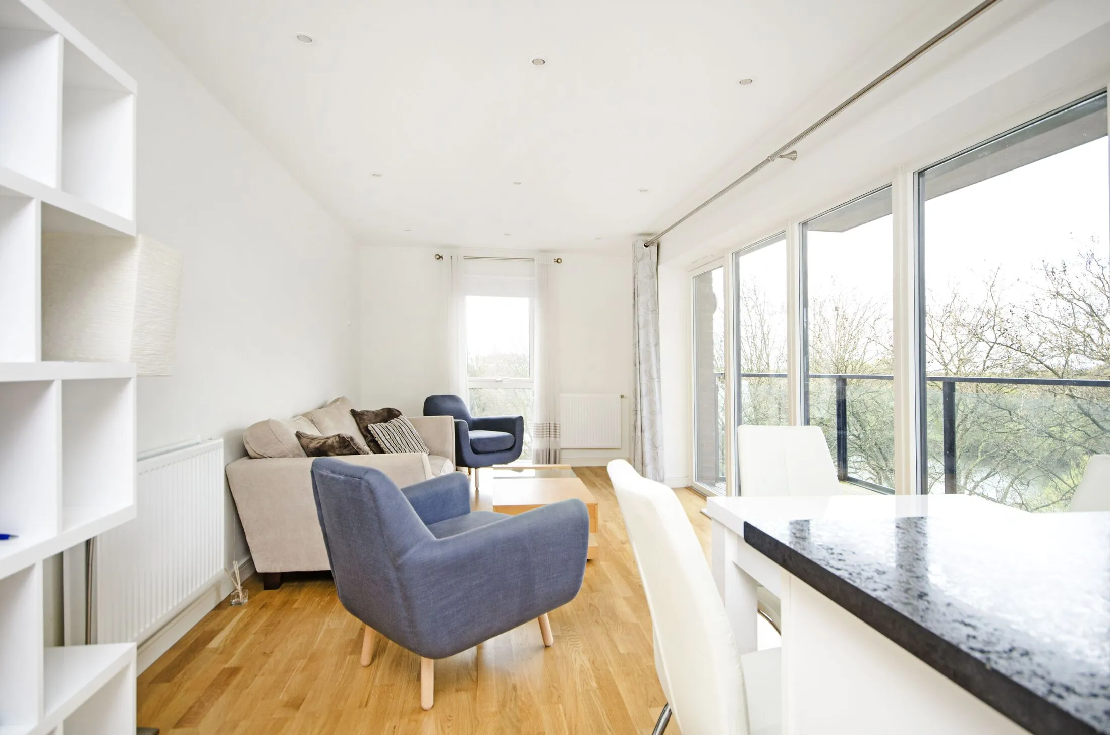Flat Shearwater Drive in Greater London