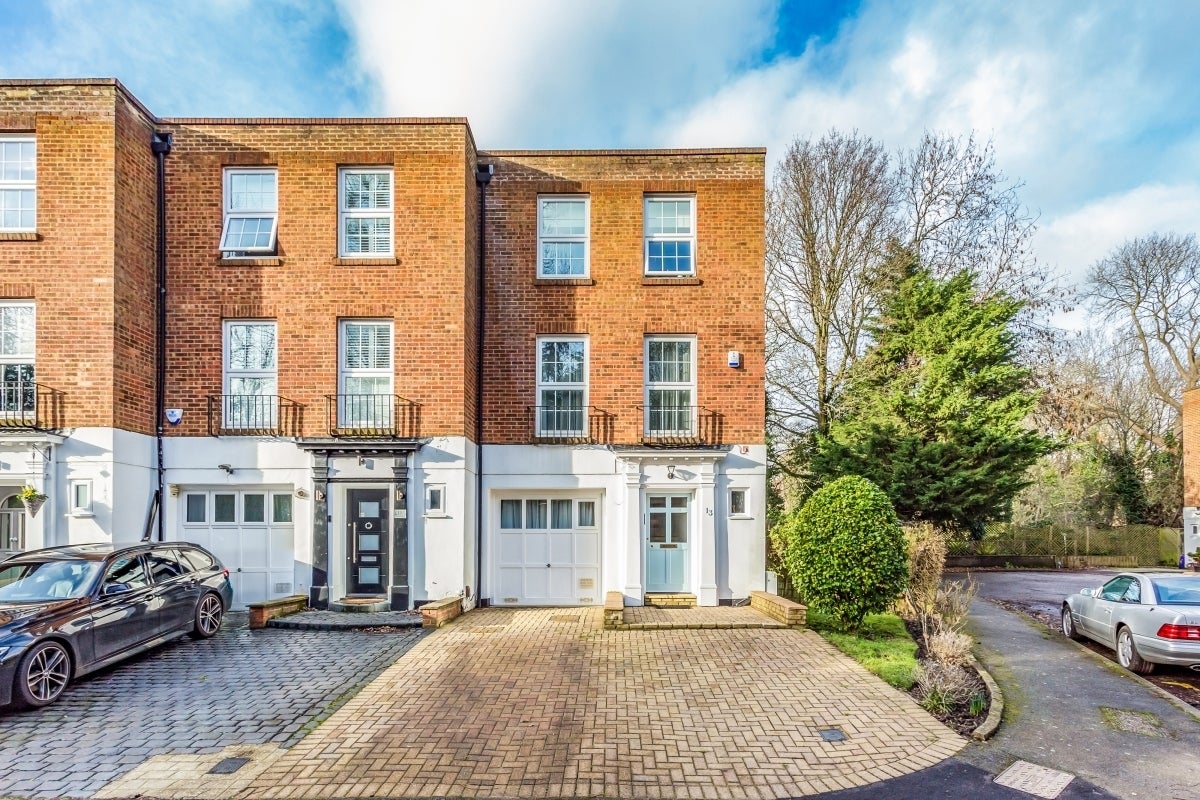 House Tudor Well Close in Greater London