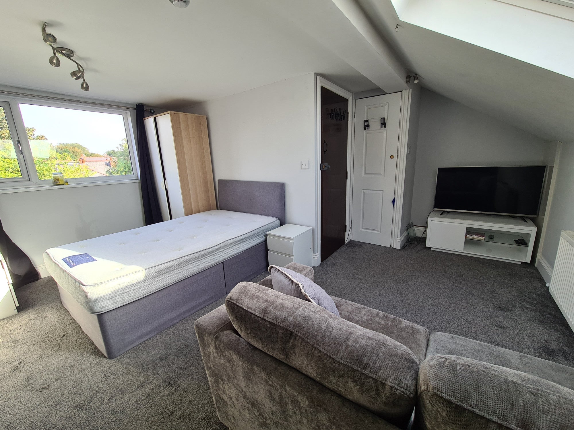 Room Marlborough Road in Coventry