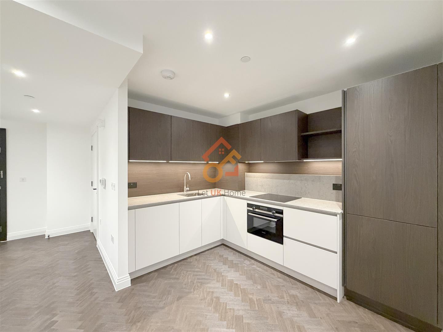 Flat Eden Place in Oxted