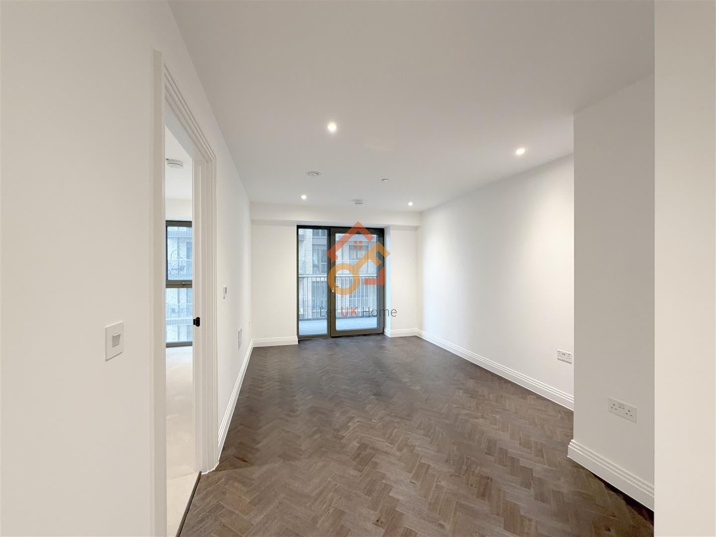 Flat Eden Place in Oxted