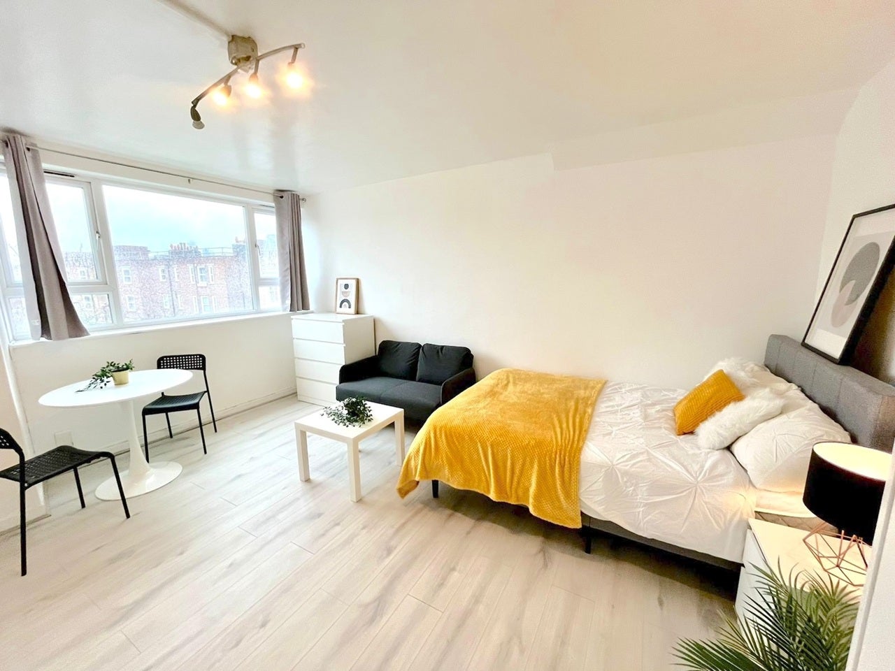 Room Morland Estate in Greater London