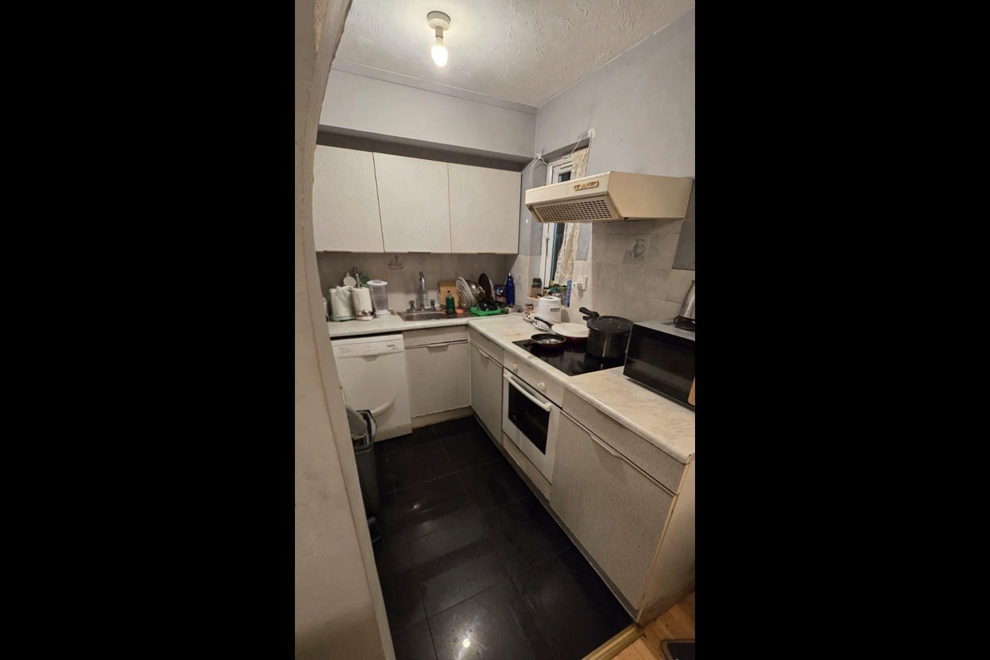 Flat Hawthorne Crescent in Greater London