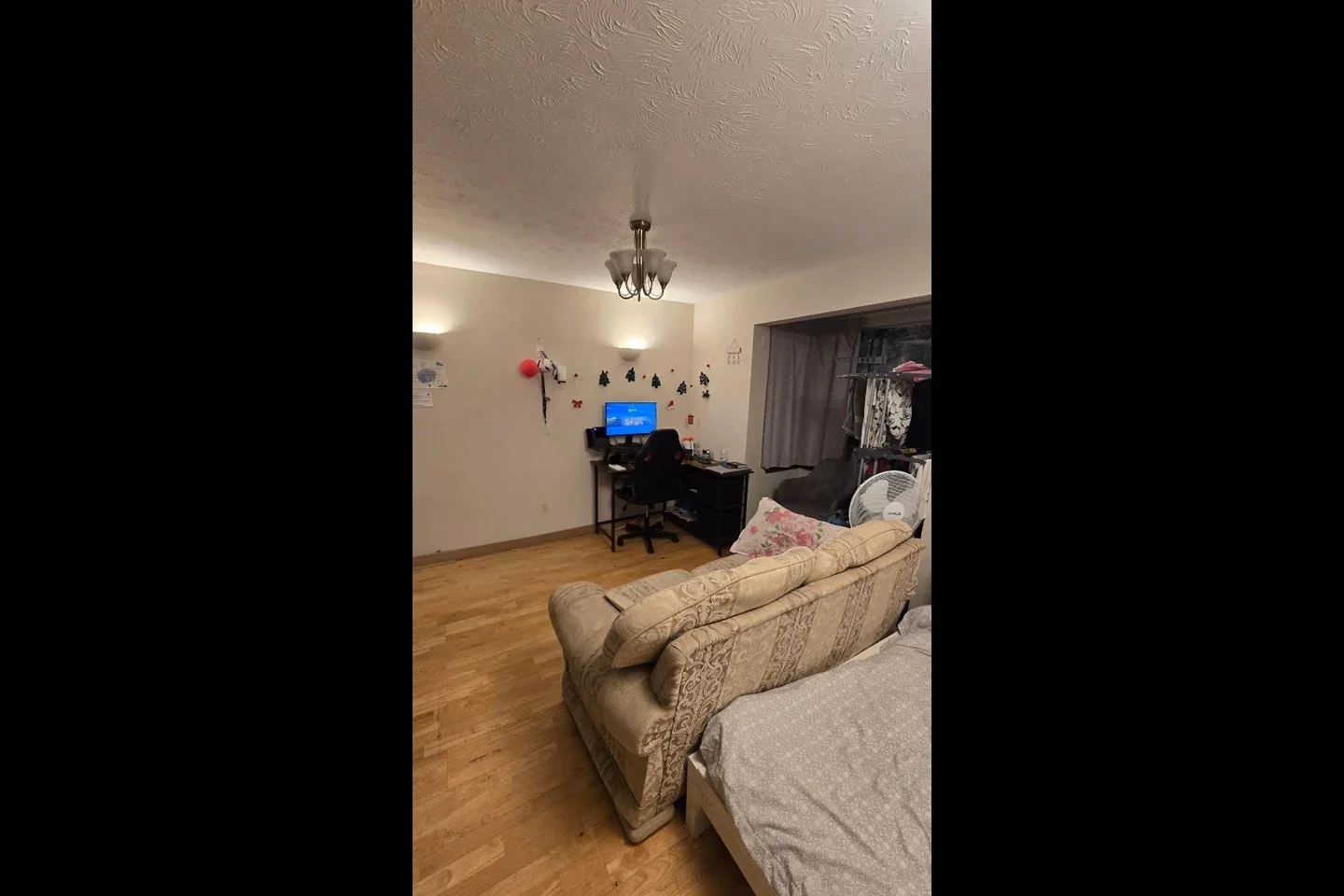 Flat Hawthorne Crescent in Greater London