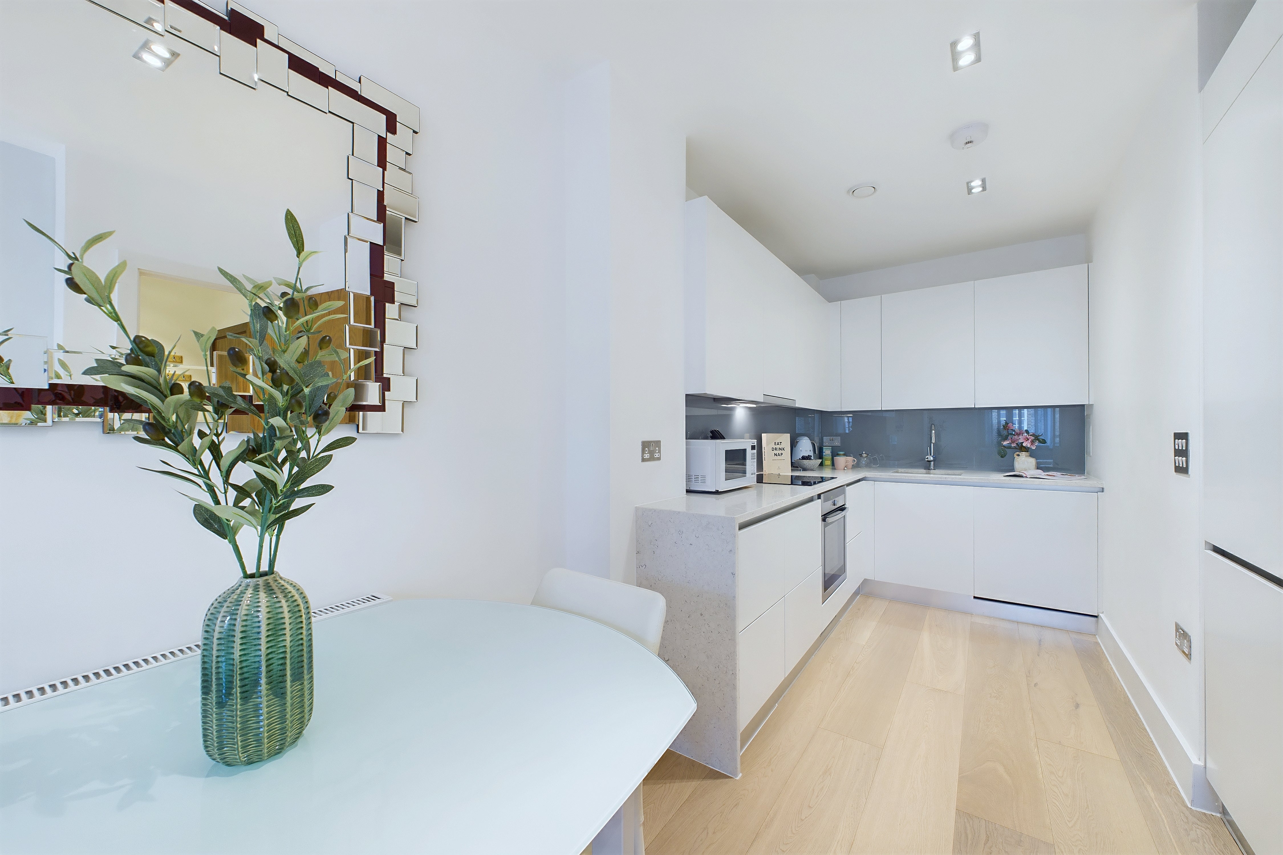 Flat Warren Street in Greater London