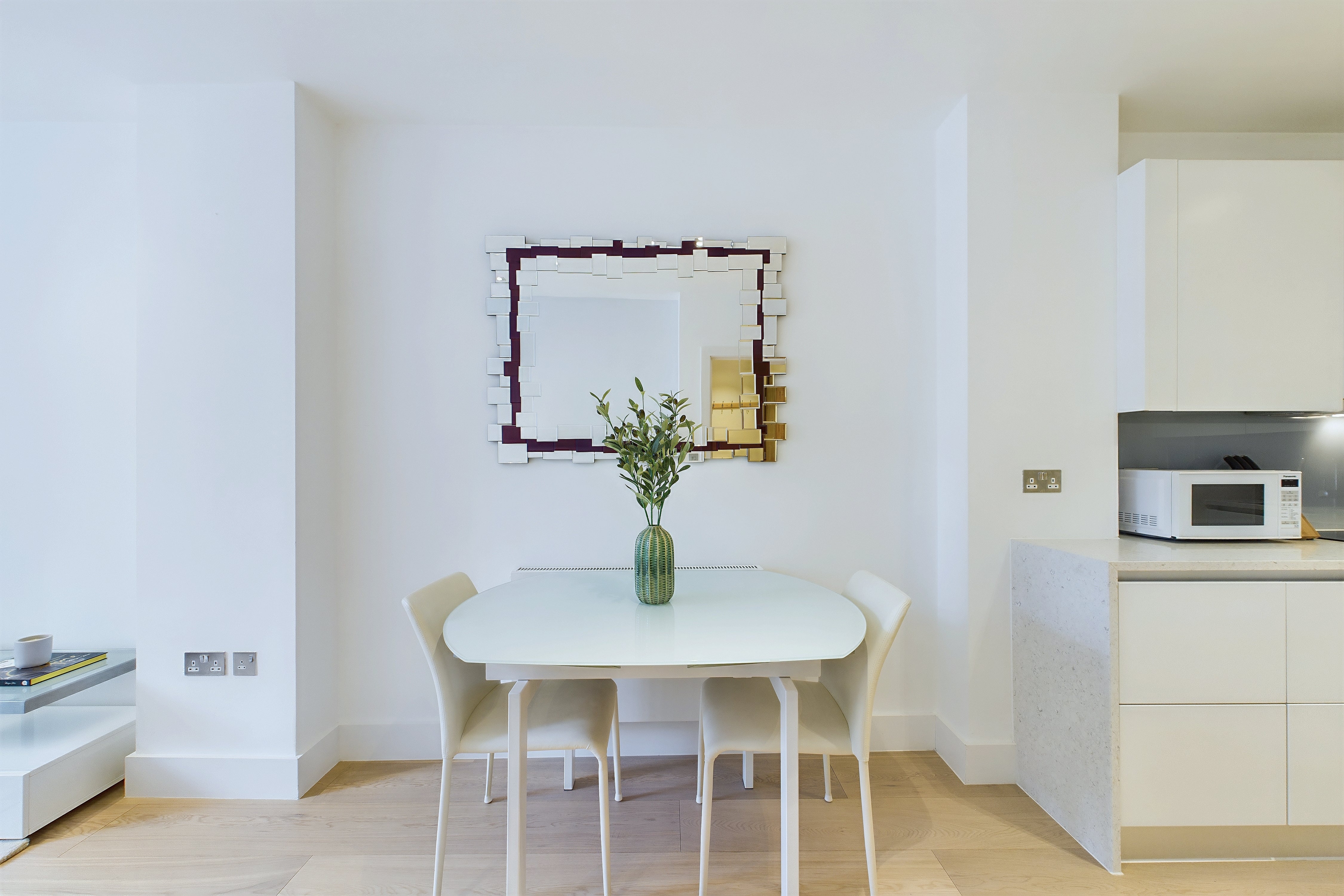 Flat Warren Street in Greater London