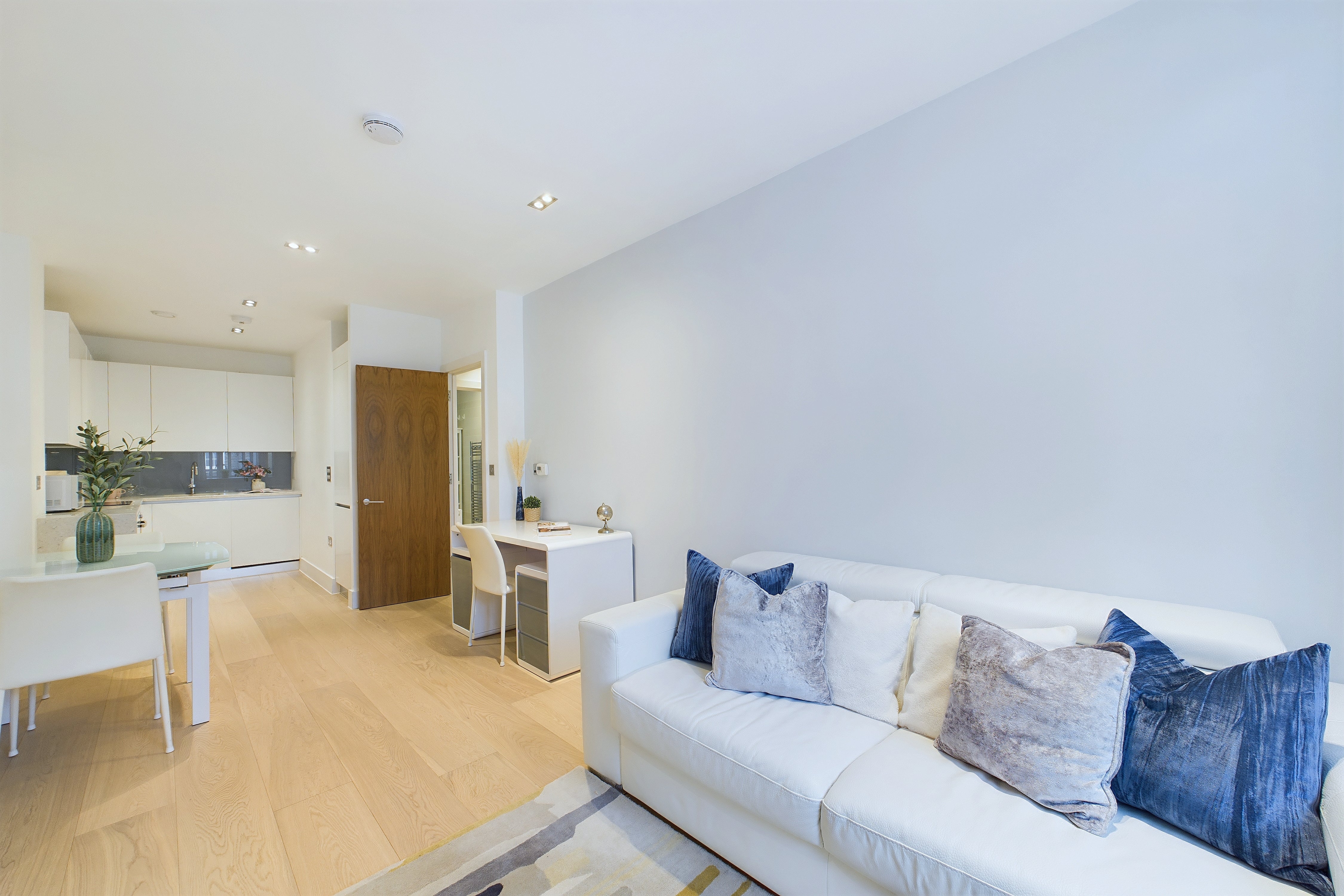 Flat Warren Street in Greater London