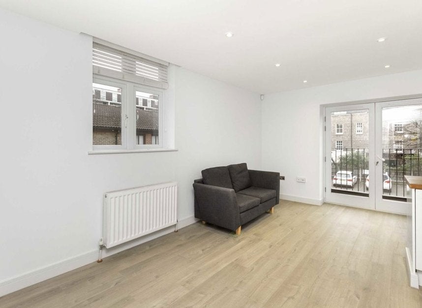 Flat Watercress Place in Greater London