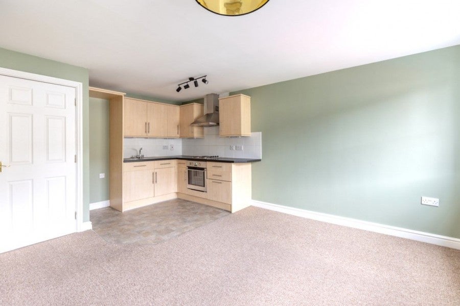Flat Pinfold Street in Rugby