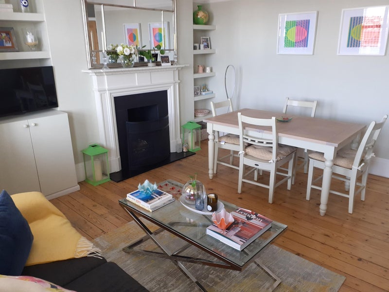 Room Fulham Road in Greater London