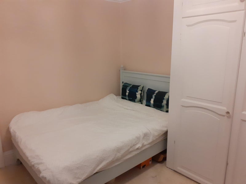 Room Fulham Road in Greater London