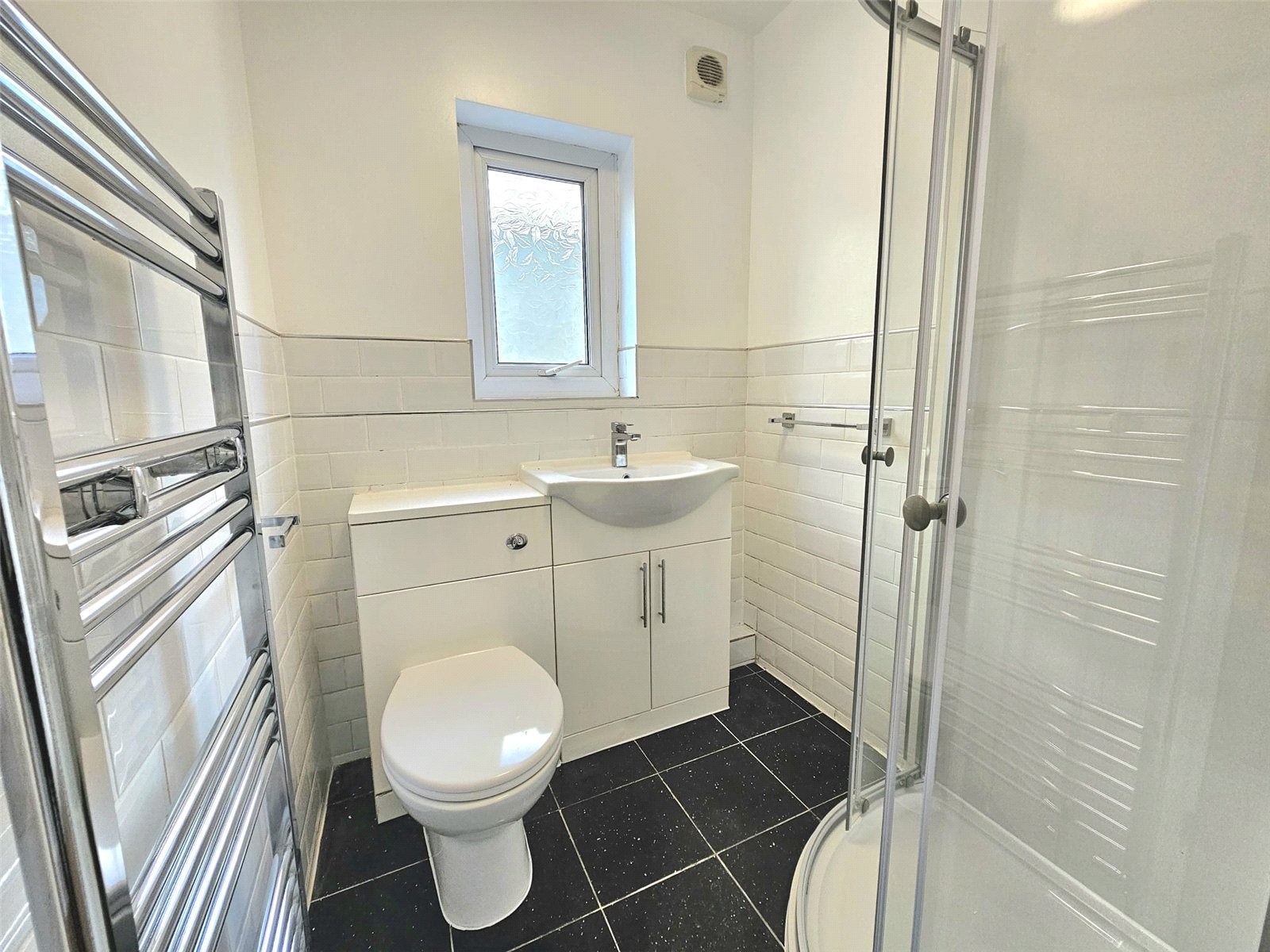 Flat Granton Avenue in Greater London