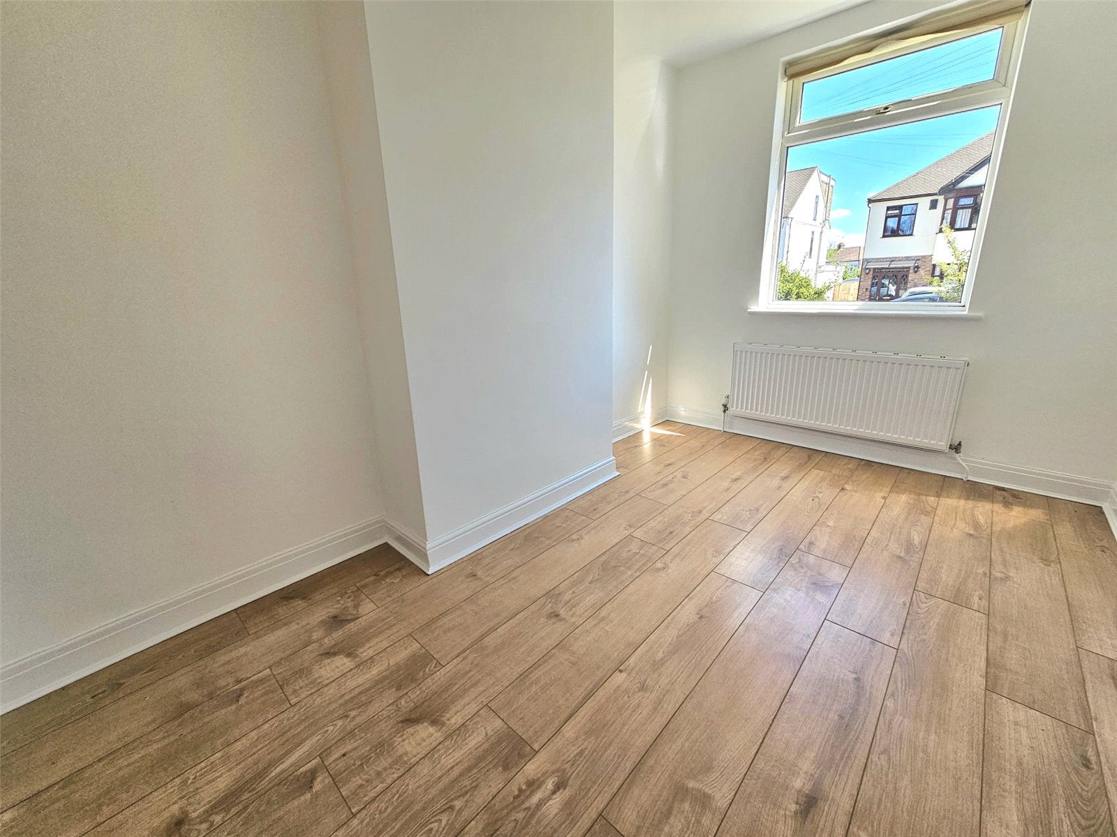 Flat Granton Avenue in Greater London